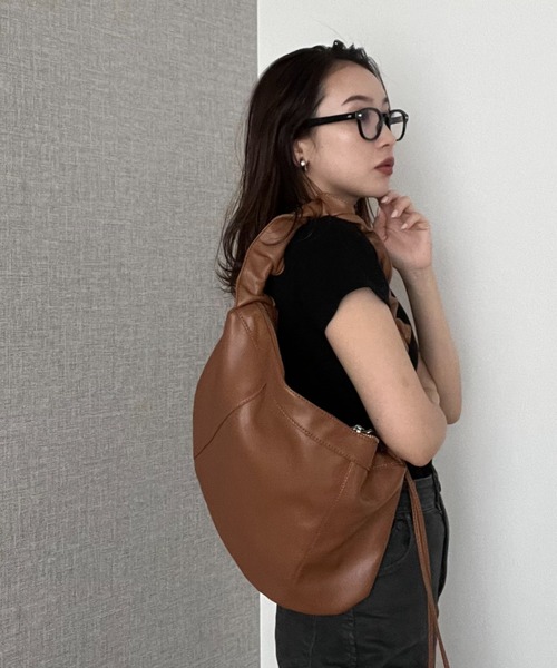 y/m by 村岡美里（イムバイムラオカミサト）の「ドローコードショルダーBAG（ショルダーバッグ・レディース・ブラック/アイボリー・FREE）」の14枚目の写真
