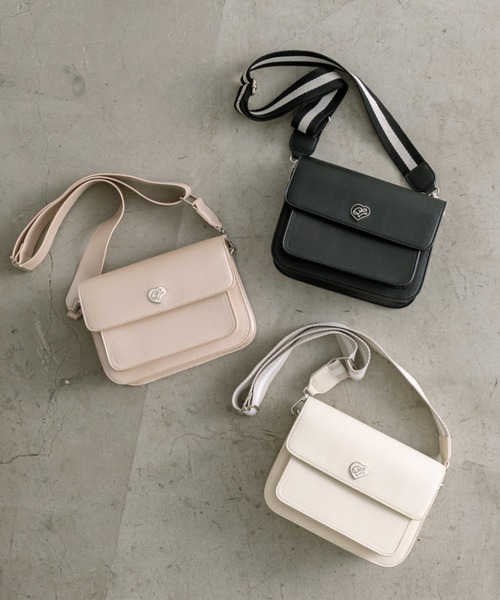 OLIVE des OLIVE（オリーブデオリーブ）の「エンブレム付ラインショルダーバッグ　1041120010（ショルダーバッグ・レディース・ピンク/アイボリー/ブラック・FREE）」の4枚目の写真