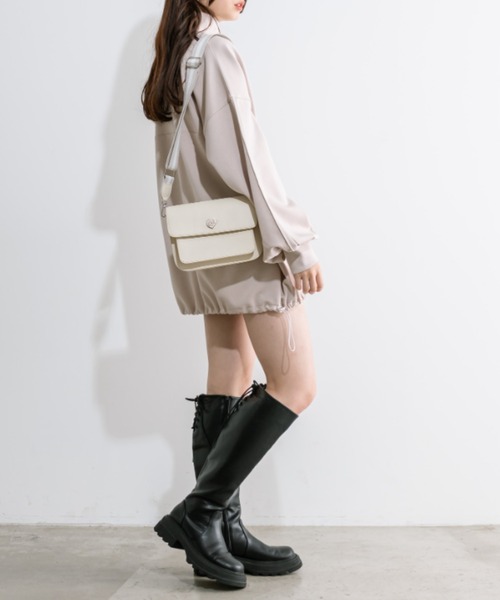 OLIVE des OLIVE（オリーブデオリーブ）の「エンブレム付ラインショルダーバッグ　1041120010（ショルダーバッグ・レディース・ピンク/アイボリー/ブラック・FREE）」の7枚目の写真