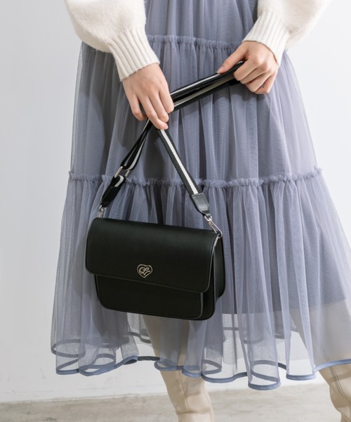 OLIVE des OLIVE（オリーブデオリーブ）の「エンブレム付ラインショルダーバッグ　1041120010（ショルダーバッグ・レディース・ピンク/アイボリー/ブラック・FREE）」の9枚目の写真