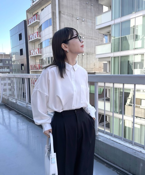 ap retro(アプレトロ)の「ドレープBIGシャツ / オーバーサイズ(シャツ/ブラウス・レディース・ライトベージュ/ライトブルー/ピンク/オフホワイト・FREE)」の6枚目の写真