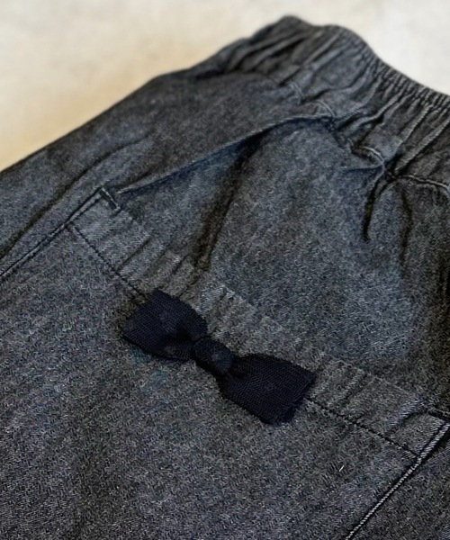 CALMIA（カルミア）の「リボンいっぱいデニムパンツ（80～150cm）（デニムパンツ・キッズ・ブラック/ライトブルー・110/120/130/140/150/80/90/100）」の9枚目の写真