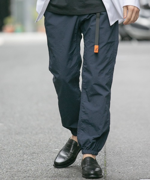 URBAN RESEARCH ROSSO MEN(アーバンリサーチロッソメン)の「『別注』Gramicci デュラブルナイロンジョガーパンツ(その他パンツ・メンズ・ベージュ/ネイビー/ブラック/チャコールグレー・SMALL/MEDIUM/LARGE)」の4枚目の写真
