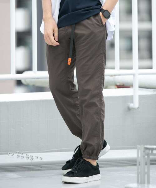 URBAN RESEARCH ROSSO MEN(アーバンリサーチロッソメン)の「『別注』Gramicci デュラブルナイロンジョガーパンツ(その他パンツ・メンズ・ベージュ/ネイビー/ブラック/チャコールグレー・SMALL/MEDIUM/LARGE)」の21枚目の写真