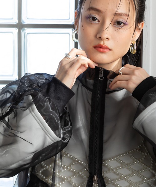 bohmal(ボマール)の「スリーブシャーリングシアーブルゾン(ブルゾン・レディース・グレー/ブラック・FREE)」の8枚目の写真