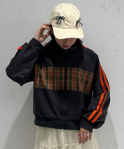 kutir(クティール)の「ダブルビーズリボンキャップ(キャップ・レディース・アイボリー/ブラック・FREE)」の4枚目の写真
