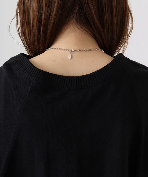 atONE(アットワン)の「atONE キーネックドルマンカーディガン(カーディガン/ボレロ・レディース・ネイビー/グレイッシュベージュ/オフホワイト/ブラック・4L~5L/LL~3L/M-L)」の9枚目の写真