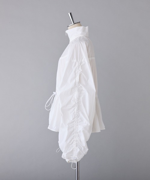 one after another NICE CLAUP(ワンアフターアナザーナイスクラップ)の「袖ドロストマウンテンパーカー(マウンテンパーカー・レディース・グレー系その他/オフホワイト/チャコールグレー・FREE)」の5枚目の写真