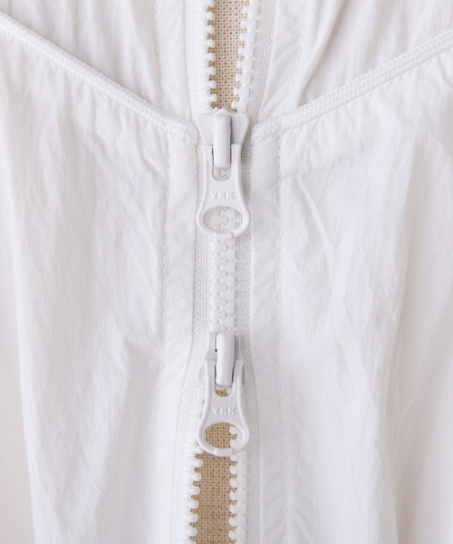 one after another NICE CLAUP(ワンアフターアナザーナイスクラップ)の「袖ドロストマウンテンパーカー(マウンテンパーカー・レディース・グレー系その他/オフホワイト/チャコールグレー・FREE)」の4枚目の写真