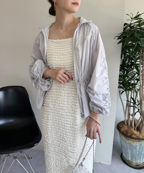 one after another NICE CLAUP(ワンアフターアナザーナイスクラップ)の「袖ドロストマウンテンパーカー(マウンテンパーカー・レディース・グレー系その他/オフホワイト/チャコールグレー・FREE)」の19枚目の写真