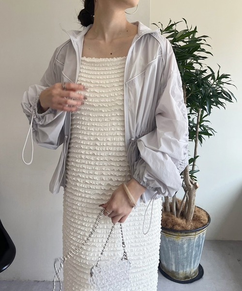 one after another NICE CLAUP(ワンアフターアナザーナイスクラップ)の「袖ドロストマウンテンパーカー(マウンテンパーカー・レディース・グレー系その他/オフホワイト/チャコールグレー・FREE)」の20枚目の写真