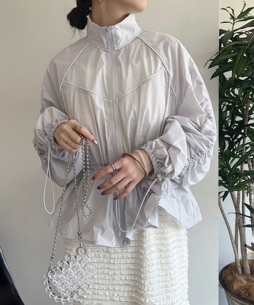 one after another NICE CLAUP(ワンアフターアナザーナイスクラップ)の「袖ドロストマウンテンパーカー(マウンテンパーカー・レディース・グレー系その他/オフホワイト/チャコールグレー・FREE)」の11枚目の写真