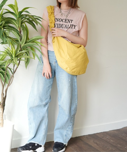 SALON de RUBAN（サロンドルヴァン）の「【SALON de RUBAN / サロン ド ルヴァン】 クシュクシュ ギャザーショルダーバッグ ラージ（ショルダーバッグ・レディース・ブルー/ブラック/イエロー/ライトグレー/ホワイト・FREE）」の21枚目の写真