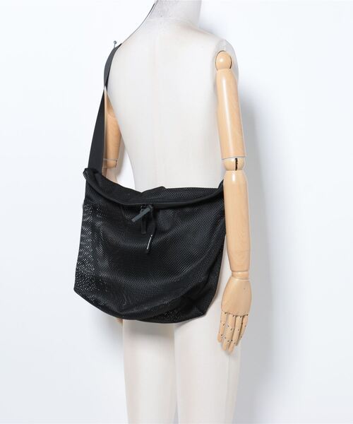 ADAM PATEK(アダムパテック)の「【Km】【it】【ADAM PATEK】 mesh shoulder bag/メッシュショルダーバッグ(ショルダーバッグ・メンズ・ブラック・FREE)」の5枚目の写真
