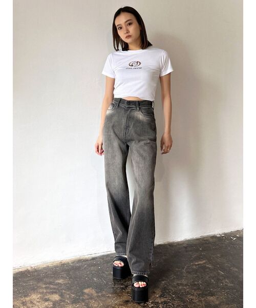 EMODA（エモダ）の「ヴィンテージライクライトジーンズ（デニムパンツ・レディース・グレー/ライトブルー・SMALL/MEDIUM）」の5枚目の写真