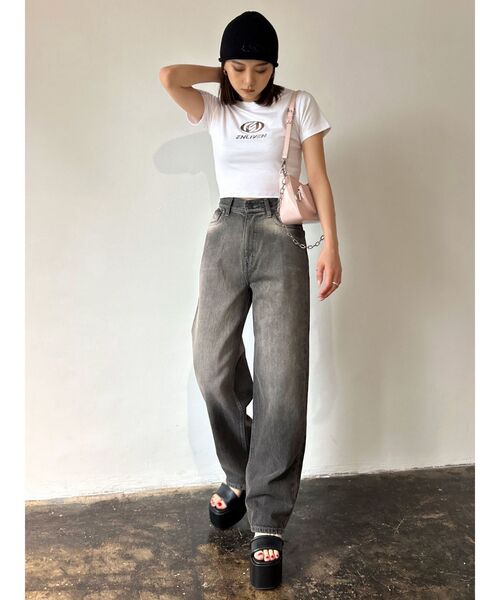 EMODA（エモダ）の「ヴィンテージライクライトジーンズ（デニムパンツ・レディース・グレー/ライトブルー・SMALL/MEDIUM）」の7枚目の写真