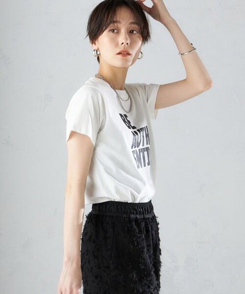 +81BRANCA(ハチイチブランカ)の「【SHIPS別注】81BRANCA:バリエーション ロゴ TEE ◇(Tシャツ/カットソー・レディース・オフホワイト/ストーン/ライトグレー/ブラウン・ONE SIZE)」の9枚目の写真