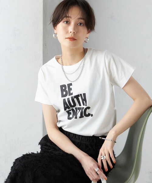 +81BRANCA(ハチイチブランカ)の「【SHIPS別注】81BRANCA:バリエーション ロゴ TEE ◇(Tシャツ/カットソー・レディース・オフホワイト/ストーン/ライトグレー/ブラウン・ONE SIZE)」の6枚目の写真
