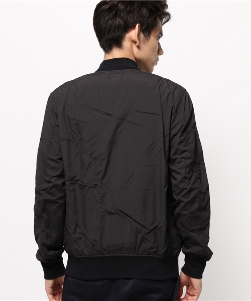 AZUL by moussy（アズールバイマウジー）の「ポリタフタ裏天竺MA-1（MA-1・メンズ・ブラック・MEDIUM/SMALL/LARGE/X-SMALL/X-LARGE）」の4枚目の写真