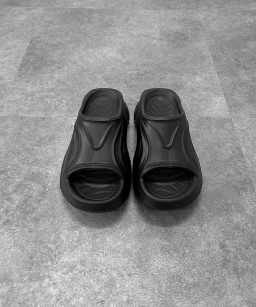 LVEU.(ラブユ.)の「【LVEU.】デザインプラットフォームサンダル / 靴 シューズ サンダル シャワーサンダル 厚底 ボリューム スポーティー ブラック S M L 23 24 25(サンダル・レディース・ブラック・S/M/L)」の3枚目の写真