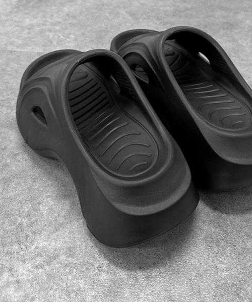 LVEU.(ラブユ.)の「【LVEU.】デザインプラットフォームサンダル / 靴 シューズ サンダル シャワーサンダル 厚底 ボリューム スポーティー ブラック S M L 23 24 25(サンダル・レディース・ブラック・S/M/L)」の12枚目の写真
