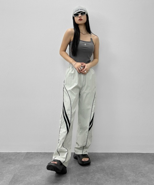 LVEU.(ラブユ.)の「【LVEU.】デザインプラットフォームサンダル / 靴 シューズ サンダル シャワーサンダル 厚底 ボリューム スポーティー ブラック S M L 23 24 25(サンダル・レディース・ブラック・S/M/L)」の16枚目の写真