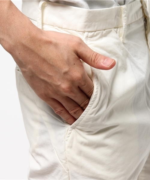 STUDIOUS（ステュディオス）の「【STUDIOUS】ガーメントダイウェザーショートパンツ MADE IN JAPAN（その他パンツ・メンズ・ホワイト/ベージュ/ネイビー・1/3/2）」の9枚目の写真