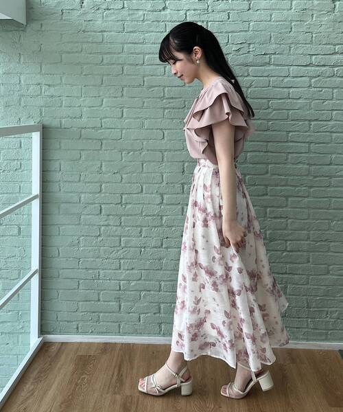 couture brooch（クチュールブローチ）の「◆【華やかサマーフラワー】水彩フラワージャカードタックスカート（スカート・レディース・ピンク系その他/ホワイト系3/ブルー系5・40/38/42/36）」の4枚目の写真