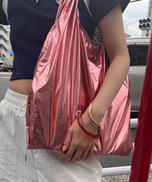 GOLDY(ゴールディ)の「レジン&メタル ウェーブ セット バングル(バングル/リストバンド・レディース・その他6/シルバー/グレー/その他4/ゴールド/ベージュ/その他1/その他2/その他3/その他5/ブラウン/グリーン/カーキ・FREE)」の10枚目の写真