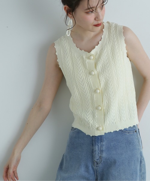 N.（N. Natural Beauty Basic）（エヌエヌナチュラルビューティーベーシック）の「◆ミニケーブルボタンニットタンク（ニット/セーター・レディース・ブラック/オフホワイト/グリーン・MEDIUM）」の2枚目の写真