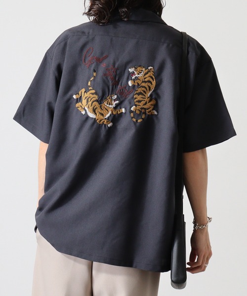ATELANE（アテレーン）の「アソート刺繍開襟S/Sシャツ（シャツ/ブラウス・メンズ・ホワイト/ブラウン/ベージュ系/ブラック系/チャコール/ベージュ/ホワイト系/ブラック/チャコールグレー/グレー/グレー系/ブルー・L/M/XL）」の9枚目の写真