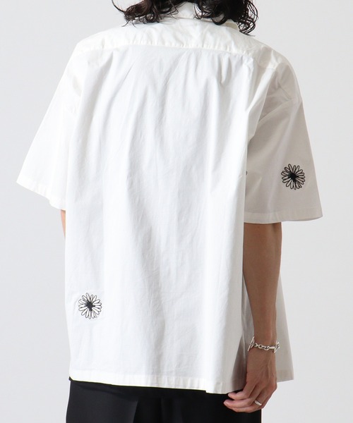 ATELANE（アテレーン）の「アソート刺繍開襟S/Sシャツ（シャツ/ブラウス・メンズ・ホワイト/ブラウン/ベージュ系/ブラック系/チャコール/ベージュ/ホワイト系/ブラック/チャコールグレー/グレー/グレー系/ブルー・L/M/XL）」の21枚目の写真