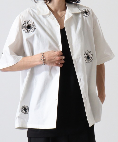 ATELANE（アテレーン）の「アソート刺繍開襟S/Sシャツ（シャツ/ブラウス・メンズ・ホワイト/ブラウン/ベージュ系/ブラック系/チャコール/ベージュ/ホワイト系/ブラック/チャコールグレー/グレー/グレー系/ブルー・L/M/XL）」の13枚目の写真