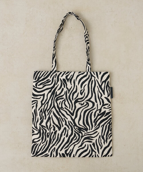 Actually(アクチュアリー)の「アニマルジャガードトートバッグ(トートバッグ・レディース・ホワイト/ホワイト系その他・0)」の6枚目の写真