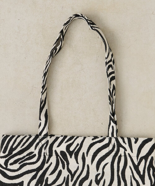 Actually(アクチュアリー)の「アニマルジャガードトートバッグ(トートバッグ・レディース・ホワイト/ホワイト系その他・0)」の9枚目の写真