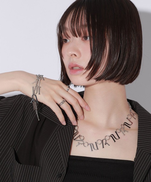 Anui（アニュイ）の「【UNISEX】ステンレスモチーフロゴブレスレット（ブレスレット・レディース・シルバー・FREE）」の5枚目の写真