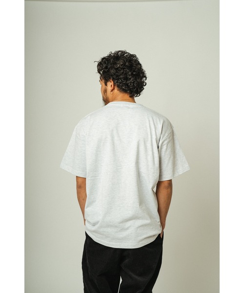 BIG MIKE(ビッグマイク)の「BIG MIKE ビッグマイク ロックロゴ 半袖プリント Tシャツ / 102428602(Tシャツ/カットソー・メンズ・ホワイト/ネイビー・MEDIUM/X-LARGE/LARGE)」の5枚目の写真