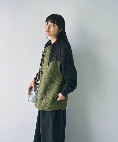 coen（コーエン）の「幾何柄キルトリバーシブルベスト（ベスト・レディース・オフホワイト/オリーブ・FREE）」の7枚目の写真