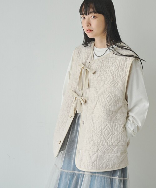 coen（コーエン）の「幾何柄キルトリバーシブルベスト（ベスト・レディース・オフホワイト/オリーブ・FREE）」の13枚目の写真