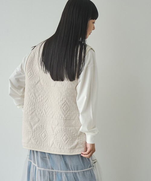 coen（コーエン）の「幾何柄キルトリバーシブルベスト（ベスト・レディース・オフホワイト/オリーブ・FREE）」の14枚目の写真