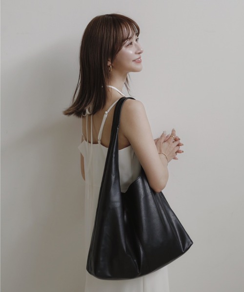 EFOLE(エフォル)の「【EFOLE】【インフルエンサーgudeminami×EFOLE コラボ】ワンハンドル トート バッグ(トートバッグ・レディース・ブラック/オフホワイト・FREE)」の2枚目の写真