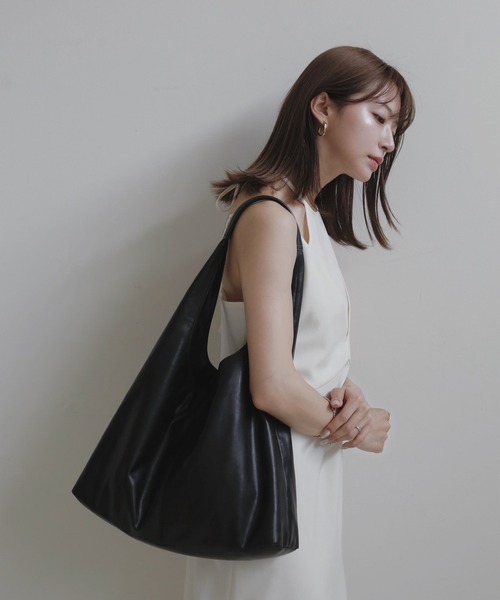 EFOLE(エフォル)の「【EFOLE】【インフルエンサーgudeminami×EFOLE コラボ】ワンハンドル トート バッグ(トートバッグ・レディース・ブラック/オフホワイト・FREE)」の11枚目の写真