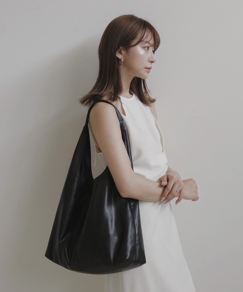 EFOLE(エフォル)の「【EFOLE】【インフルエンサーgudeminami×EFOLE コラボ】ワンハンドル トート バッグ(トートバッグ・レディース・ブラック/オフホワイト・FREE)」の10枚目の写真