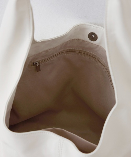 EFOLE(エフォル)の「【EFOLE】【インフルエンサーgudeminami×EFOLE コラボ】ワンハンドル トート バッグ(トートバッグ・レディース・ブラック/オフホワイト・FREE)」の17枚目の写真