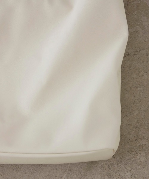 EFOLE(エフォル)の「【EFOLE】【インフルエンサーgudeminami×EFOLE コラボ】ワンハンドル トート バッグ(トートバッグ・レディース・ブラック/オフホワイト・FREE)」の13枚目の写真