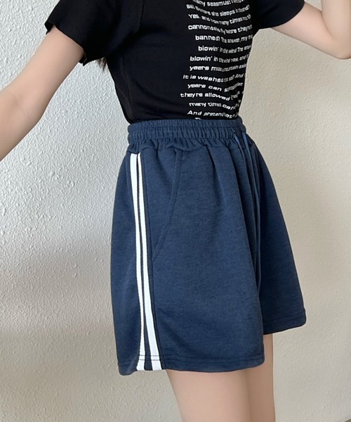 SHEENA(シーナ)の「サイドラインショートパンツ(スウェットパンツ・レディース・グリーン/ブラック/ネイビー/グレー・M)」の17枚目の写真