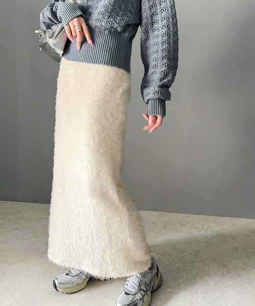 mily bilet(ミウィビレット)の「【mily bilet】カジュアルと女性らしさ両方が叶う!バックスリットシャギーストレートスカート(スカート・レディース・ブラック/アイボリー・LARGE/MEDIUM/SMALL/X-LARGE)」の2枚目の写真