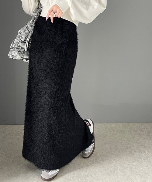 mily bilet(ミウィビレット)の「【mily bilet】カジュアルと女性らしさ両方が叶う!バックスリットシャギーストレートスカート(スカート・レディース・ブラック/アイボリー・LARGE/MEDIUM/SMALL/X-LARGE)」の1枚目の写真