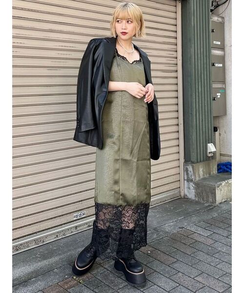 MURUA（ムルーア）の「レースドッキングワンピース（ワンピース・レディース・ブラック/カーキ・FREE）」の4枚目の写真