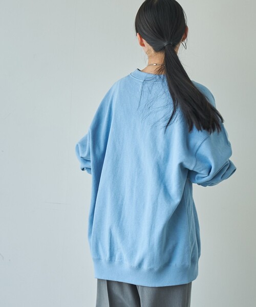 PENNEYS（ぺニーズ）の「【1枚で存在感アップ】PENNEYS（ぺニーズ）別注裏毛ロゴスウェット（スウェット・レディース・ライトグレー/ライトブルー/ダークグレー/ナチュラル・M/L）」の13枚目の写真